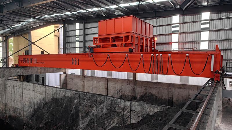 “礦源”智造，超級(jí)引擎｜自動(dòng)布料起重機(jī)