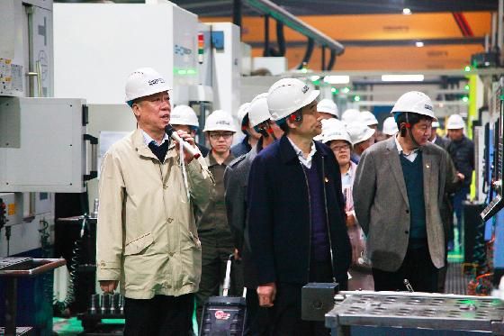 新鄉(xiāng)市人大常委會(huì)副主任張桂香一行蒞臨河南礦山考察調(diào)研！