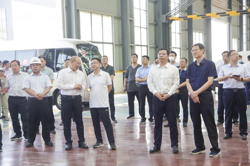 焦作市委常委、常務(wù)副市長李民生率團(tuán)蒞臨河南礦山智能產(chǎn)業(yè)園參觀考察 